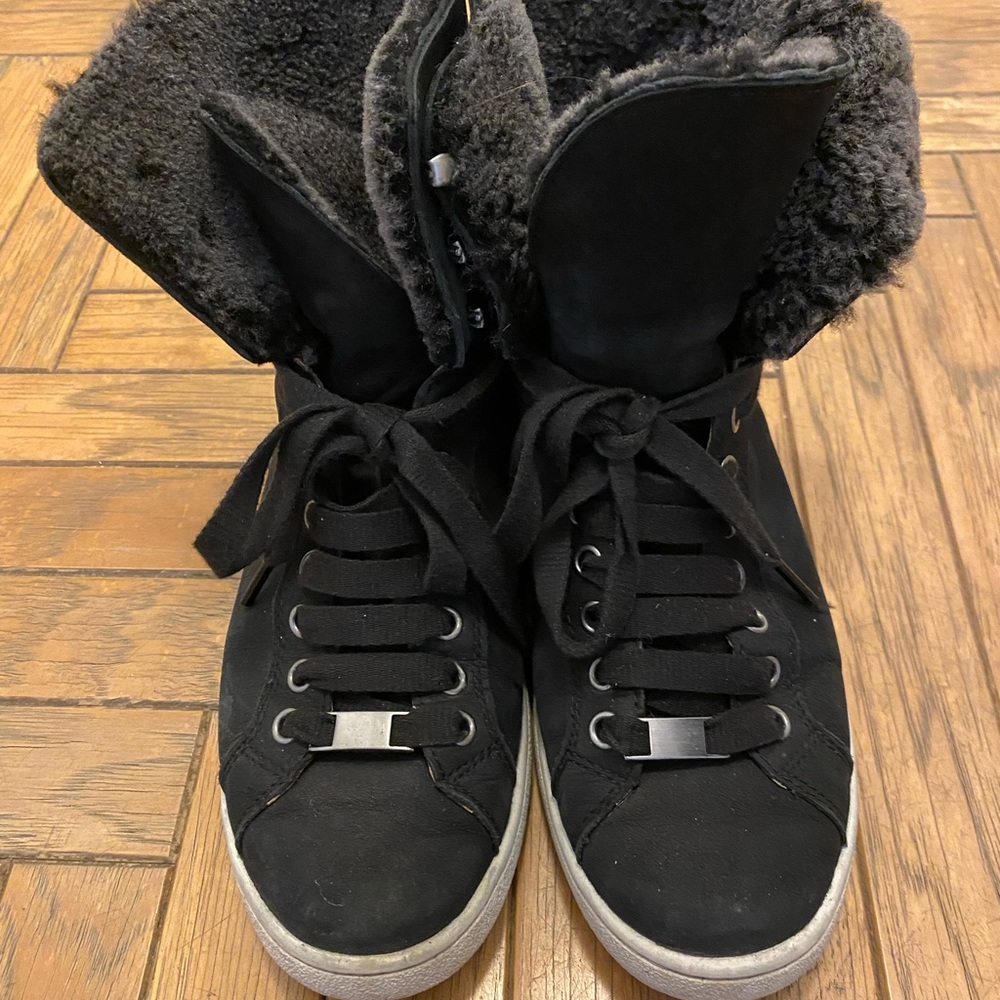 UGG Sneaker Boots in Size 8